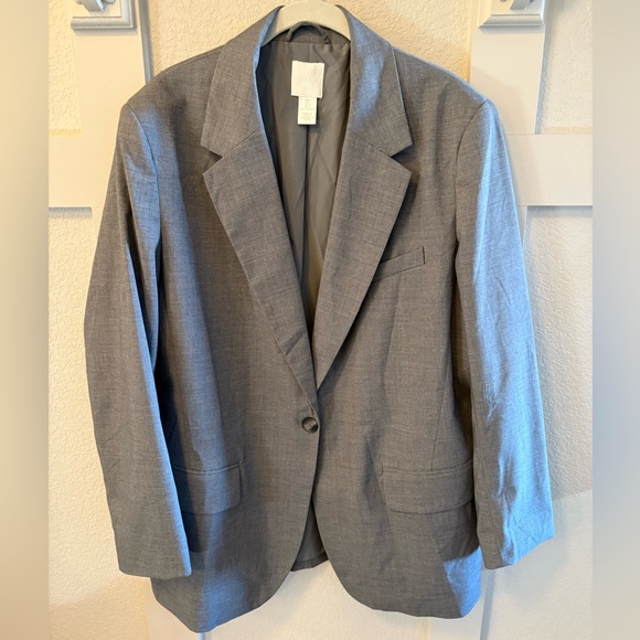 H&M Jackets & Blazers - NWOT H&M Classic‎ Oversized Grey Blazer